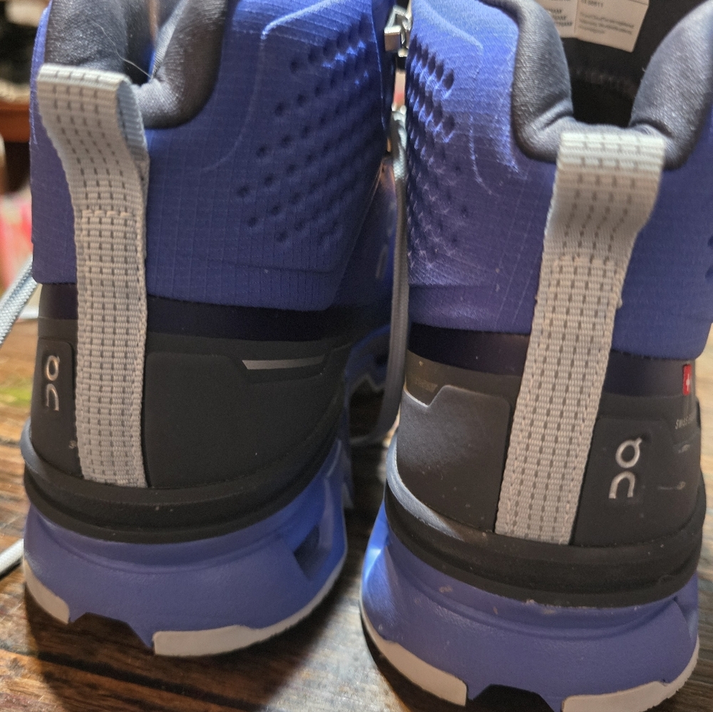 On Cloud Womans Shoe - Picture 6 of 15